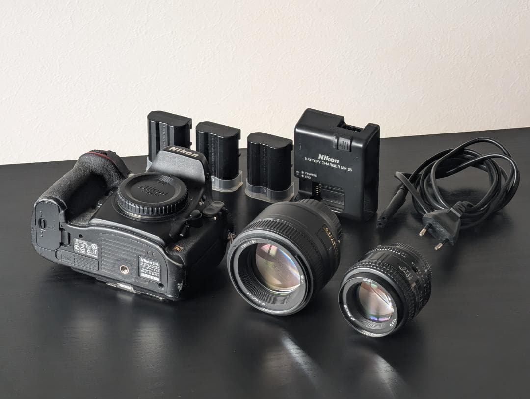 Nikon D800, 85mm f1.8G, 50mm f1.4D セット