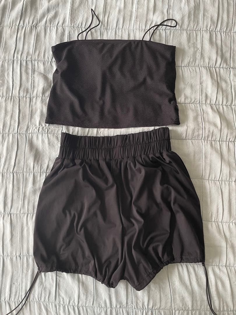 nullのセパレート水着 タンクトップとショートパンツ