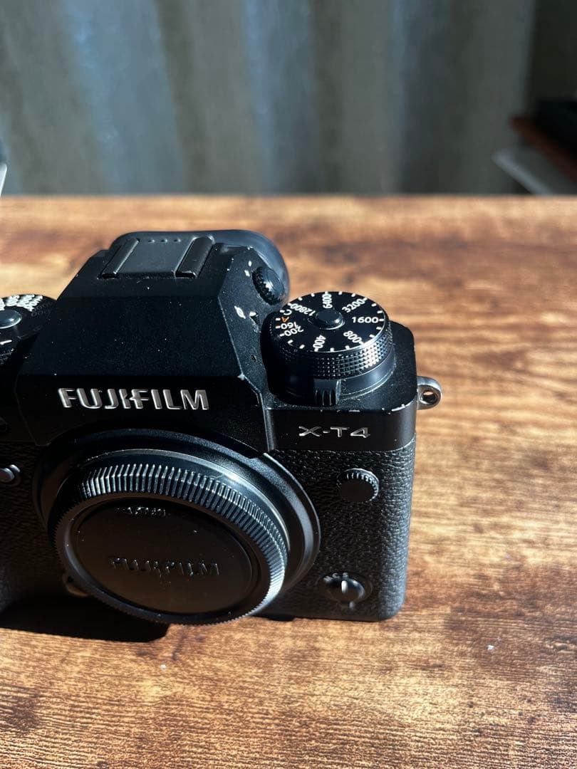 FUJIFILM X-T4 本体(ブラック)＋予備バッテリー付き　値段交渉可