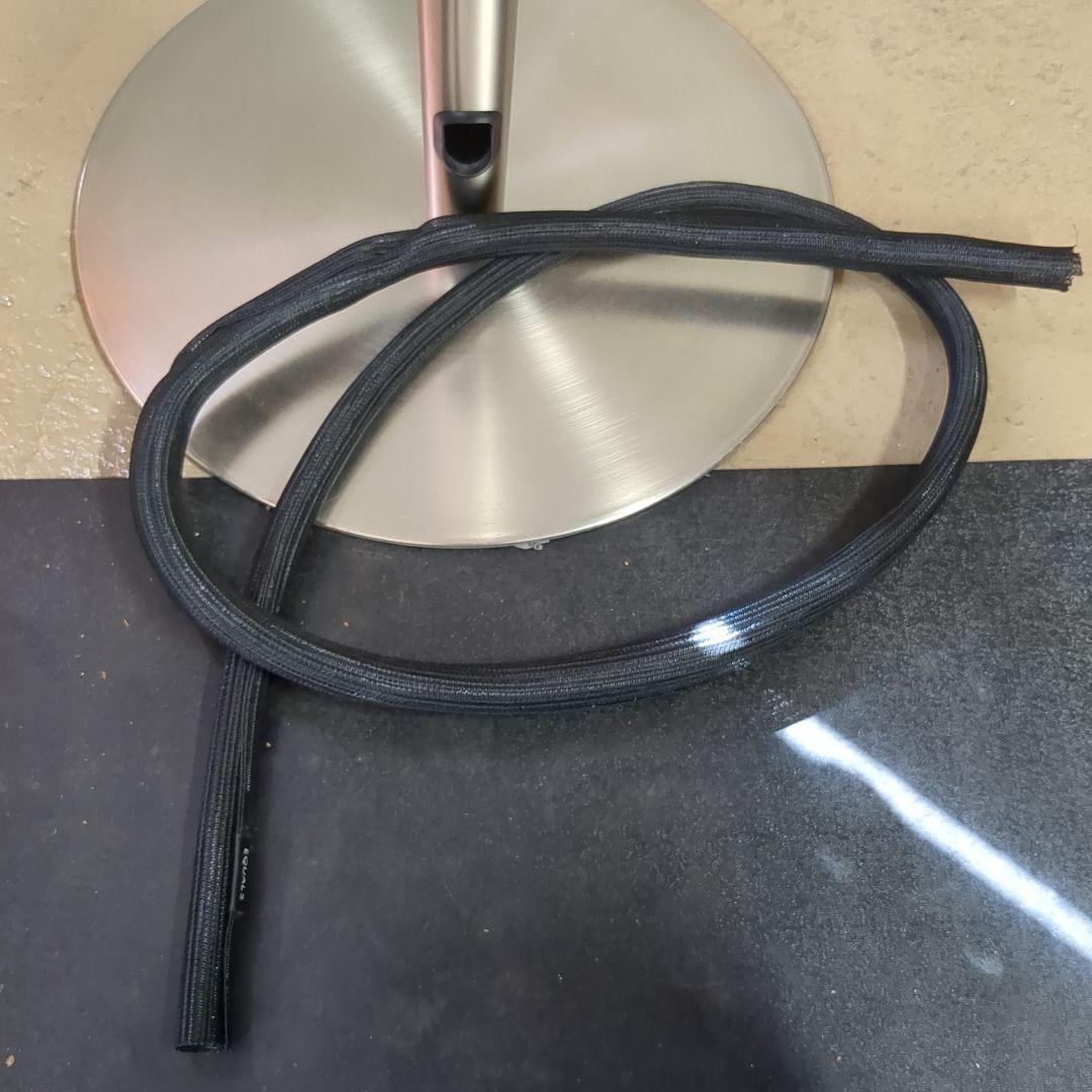 (s) 美品　EQUALS テレビスタンド　シルバー