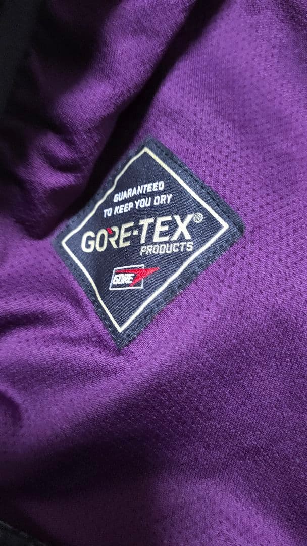 【ボルコム VOLCOM】スノーボードウェア ゴアテックス 総柄 レディース