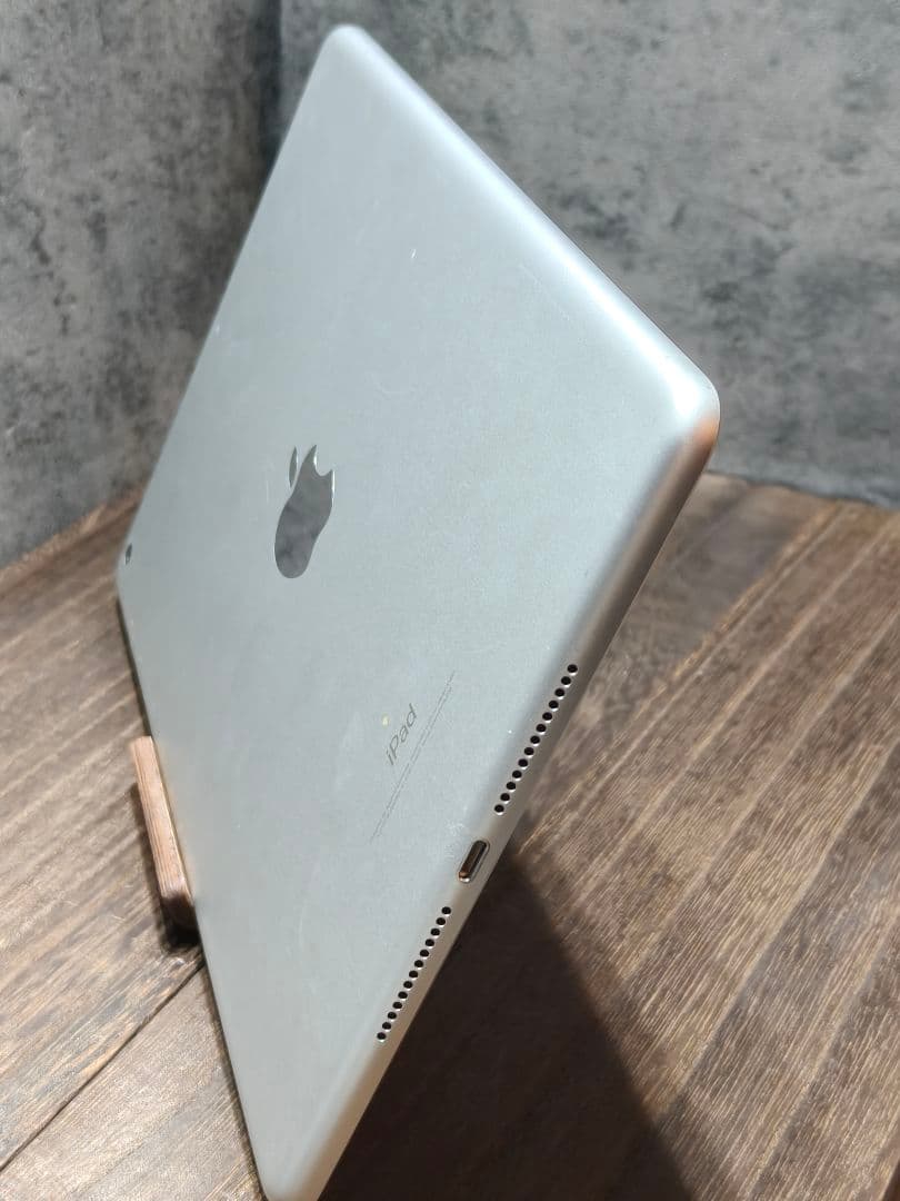 iPad6 第6世代 32GB タブレット v55