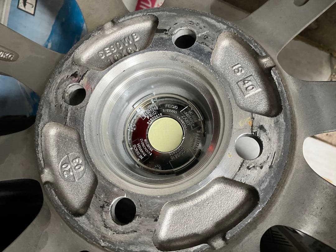 ライズに使用16インチ スタッドレスタイヤ ホイールセットバリ溝VRX2