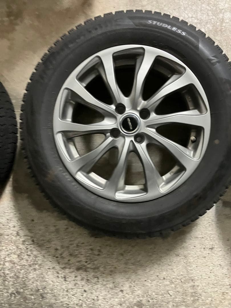 ライズに使用16インチ スタッドレスタイヤ ホイールセットバリ溝VRX2