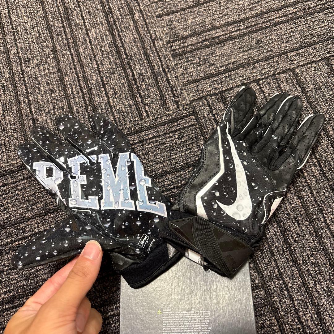 supreme nike football glove シュプリーム ナイキ