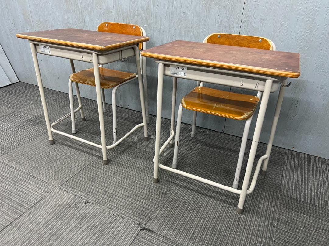 475◆自社便対応地域あり◆ダイイチ◆学童机・椅子2組(旧JIS3号)学校学習塾