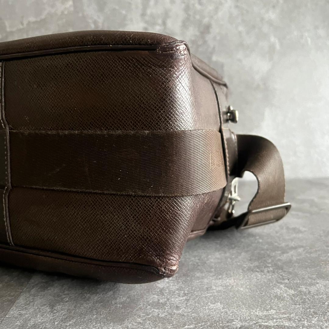 ⭐️LOUIS VUITTON⭐️ルイヴィトン タイガ リポーターPM