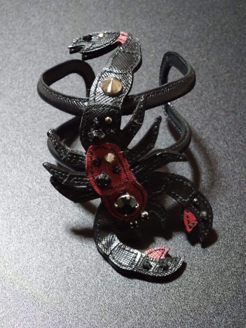 PRADA　プラダ　さそり　星座　スコーピオン　バングル　レザー