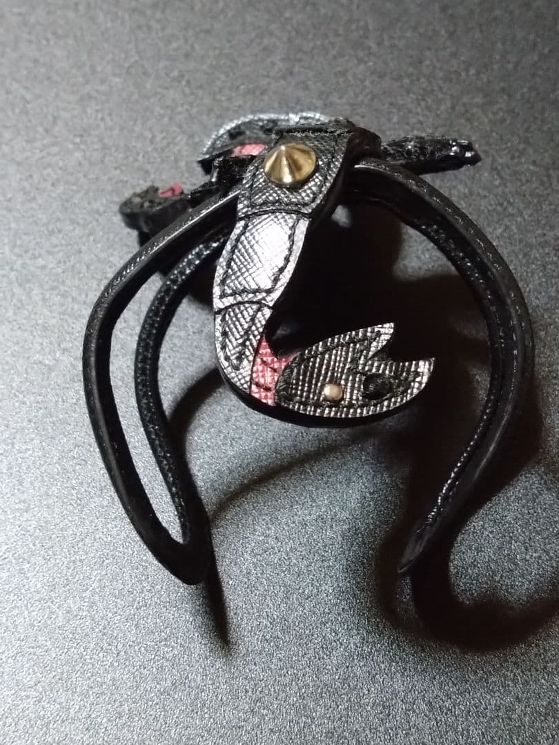 PRADA　プラダ　さそり　星座　スコーピオン　バングル　レザー
