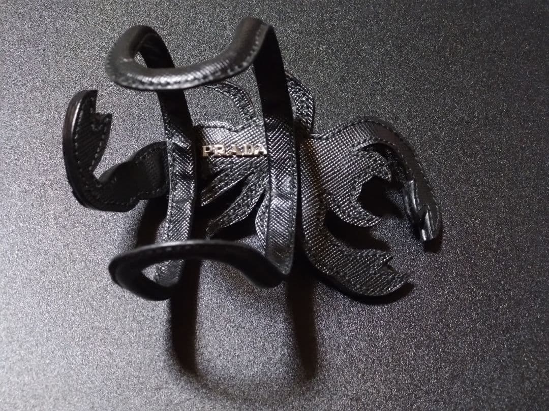 PRADA　プラダ　さそり　星座　スコーピオン　バングル　レザー