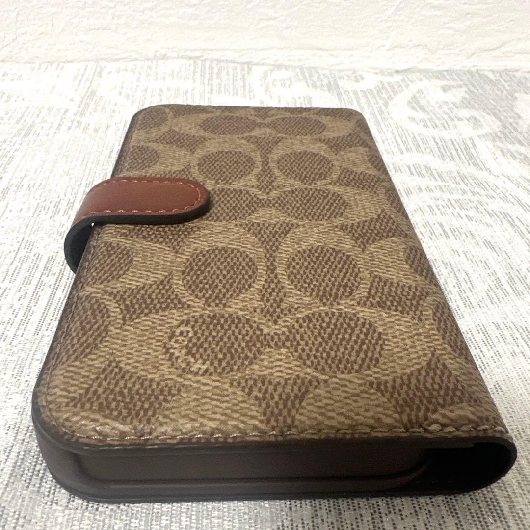 極美品 COACH 手帳型 iPhone13 スマホケース 茶 シグネチャー
