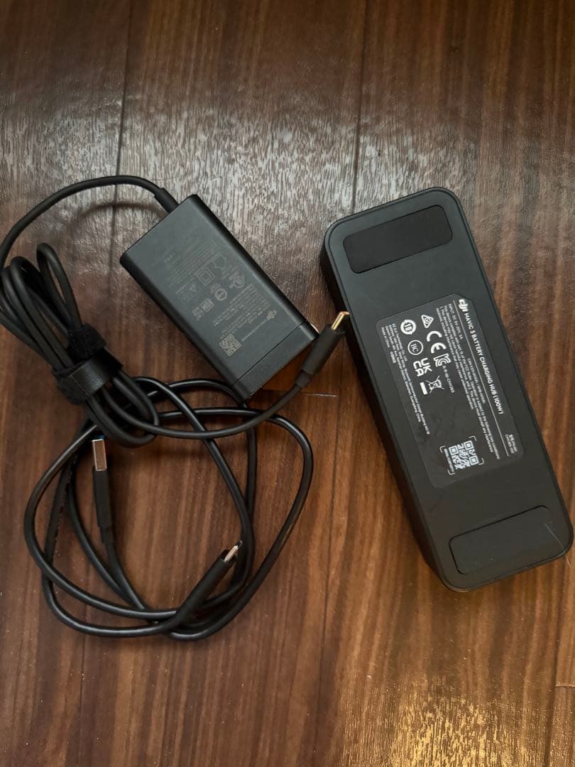 DJI製 Mavic 3 バッテリー充電ハブ100wと電源アダプターのセットです