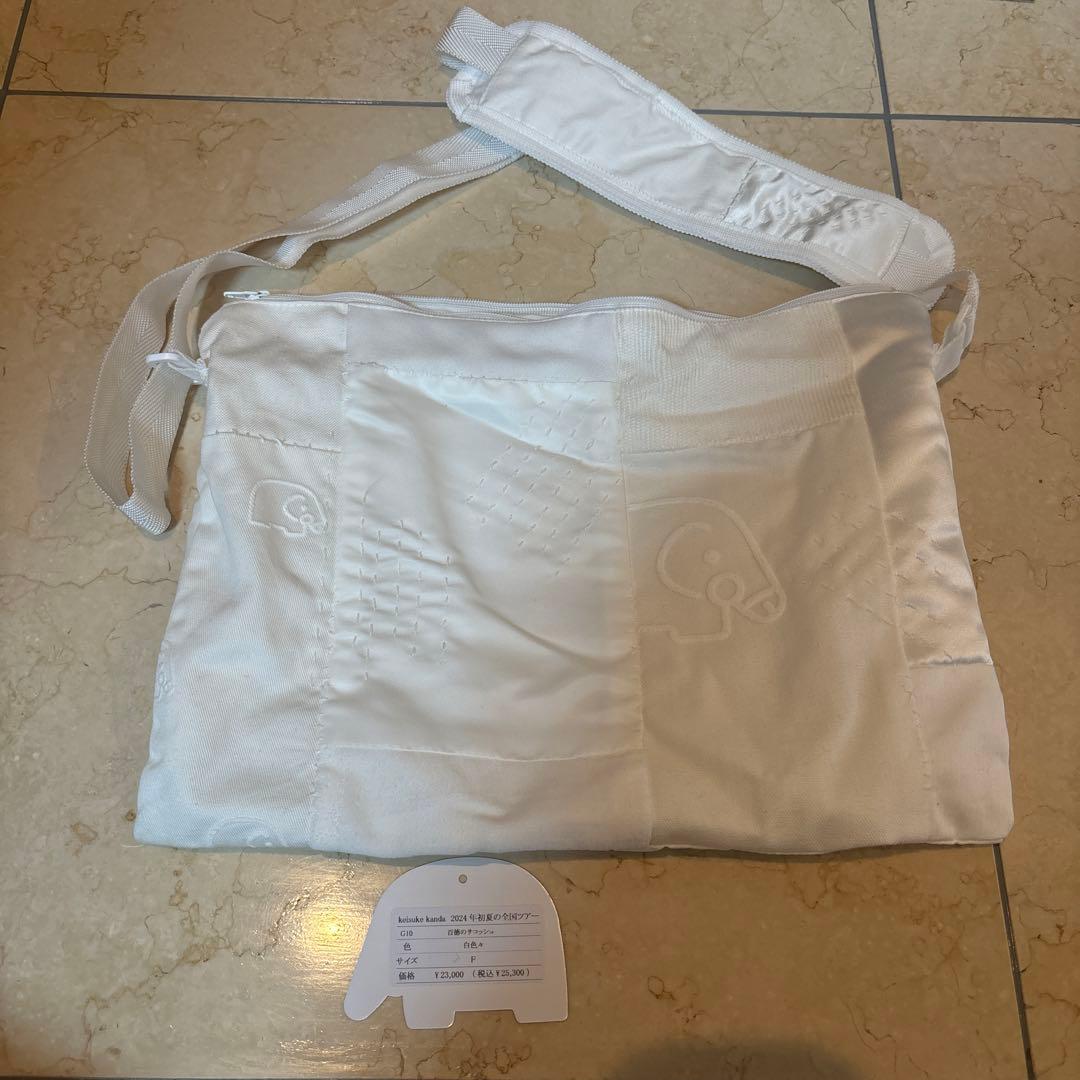 keisuke kanda サコッシュ 白
