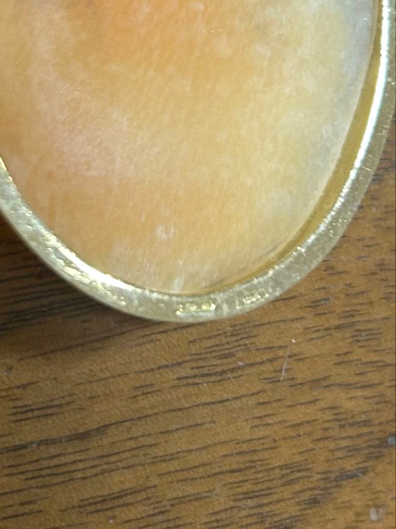 markさま専用Donadio ヴィンテージカメオブローチ K14とレプリカ