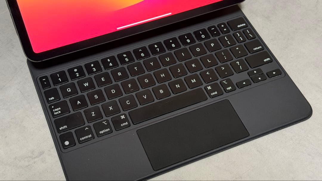 【美品】iPad Pro 11 第2世代 Cellular＋純正MagicKB