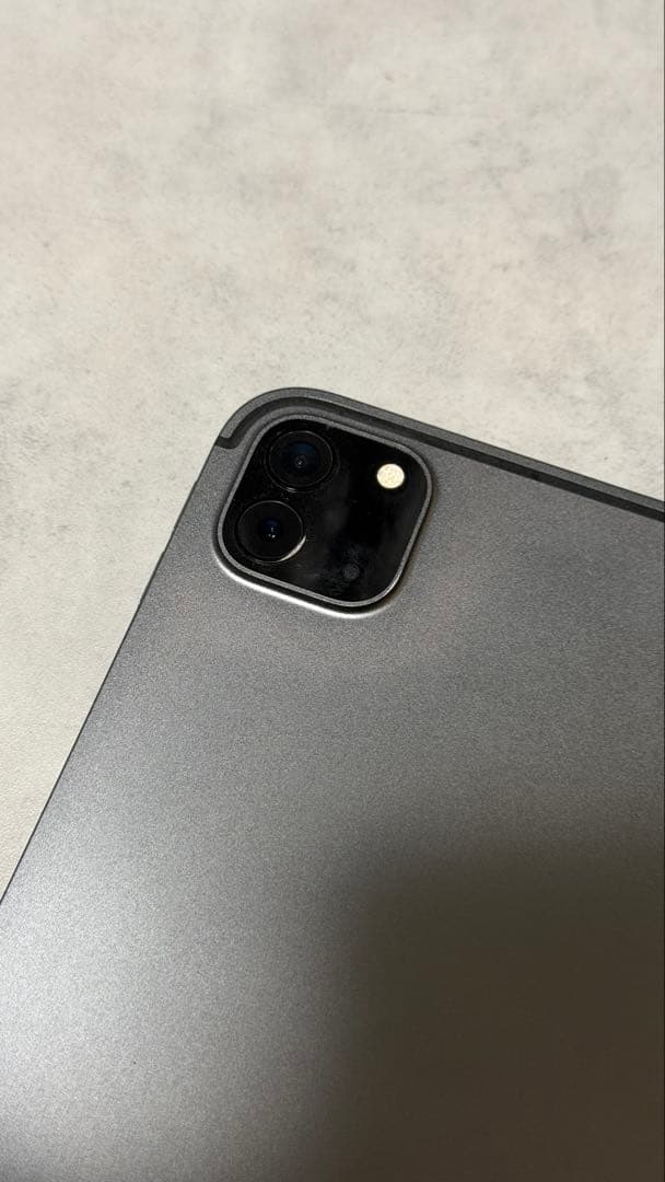 【美品】iPad Pro 11 第2世代 Cellular＋純正MagicKB