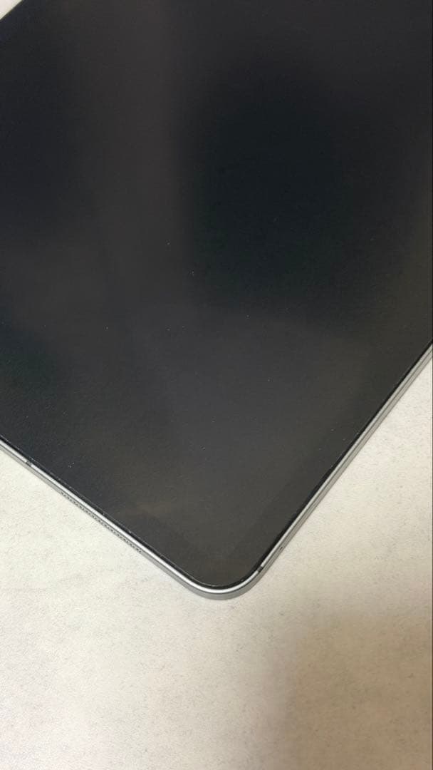 【美品】iPad Pro 11 第2世代 Cellular＋純正MagicKB