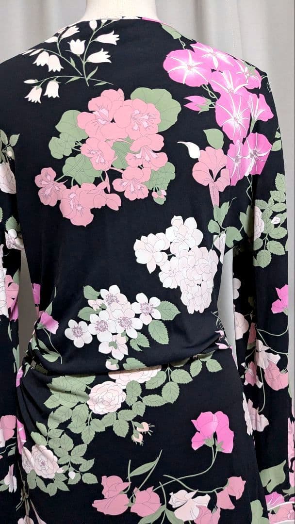 レオナール　Leonard　美品　綺麗な 花柄ラップスタイルワンピース