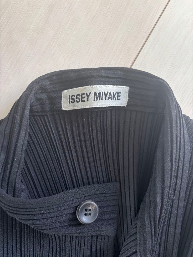 ISSEY MIYAKE ブラック プリーツベスト