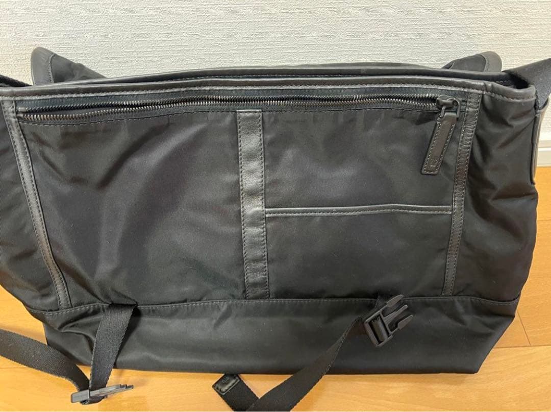 希少MONCLERモンクレールメッセンジャーバッグショルダーバッグ黒ブラック