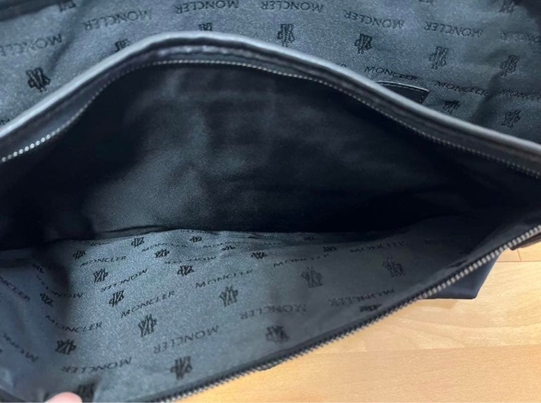 希少MONCLERモンクレールメッセンジャーバッグショルダーバッグ黒ブラック
