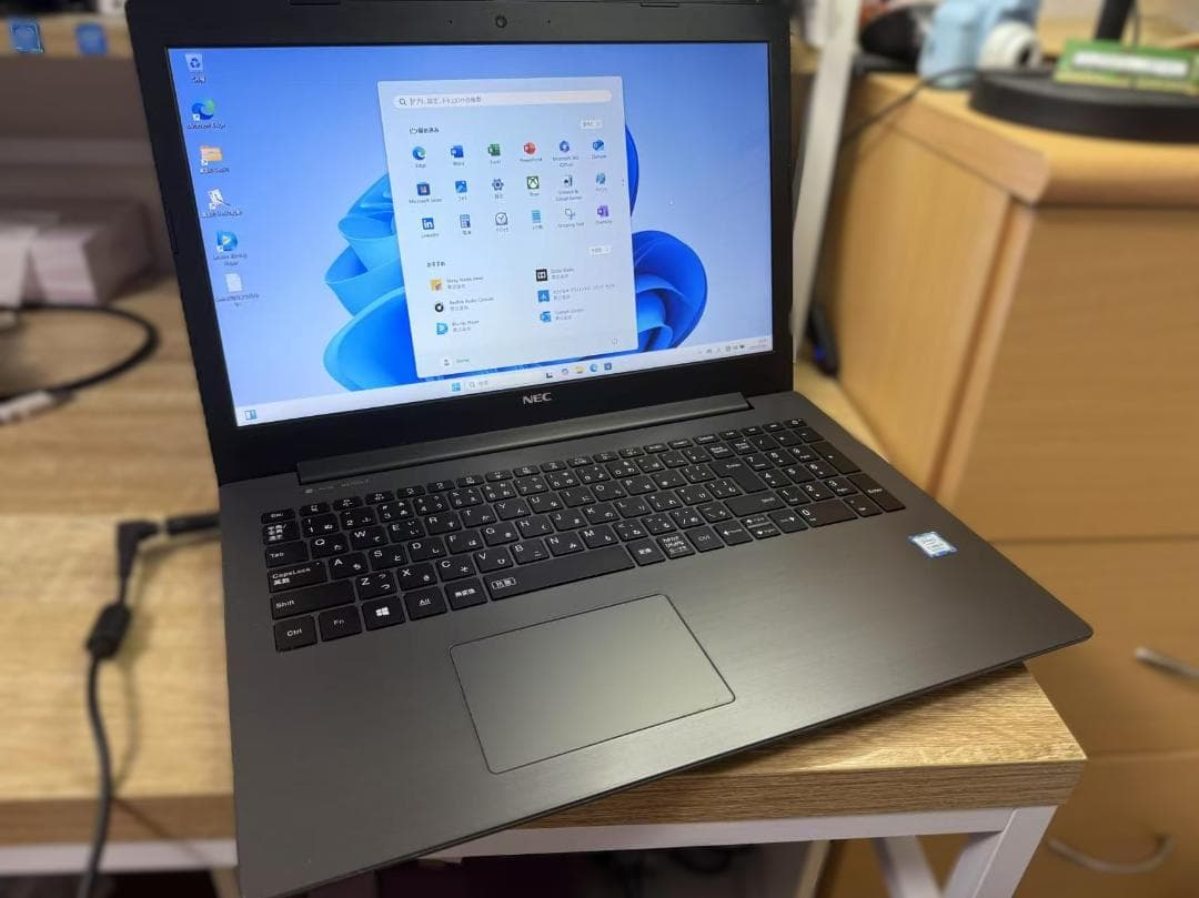 超美品 NEC NS700K i7 20G 新品SSD512GB Office付