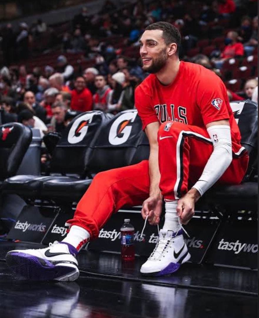 【美品】NIKE KOBE 1 PROTRO \"81 POINTS\"