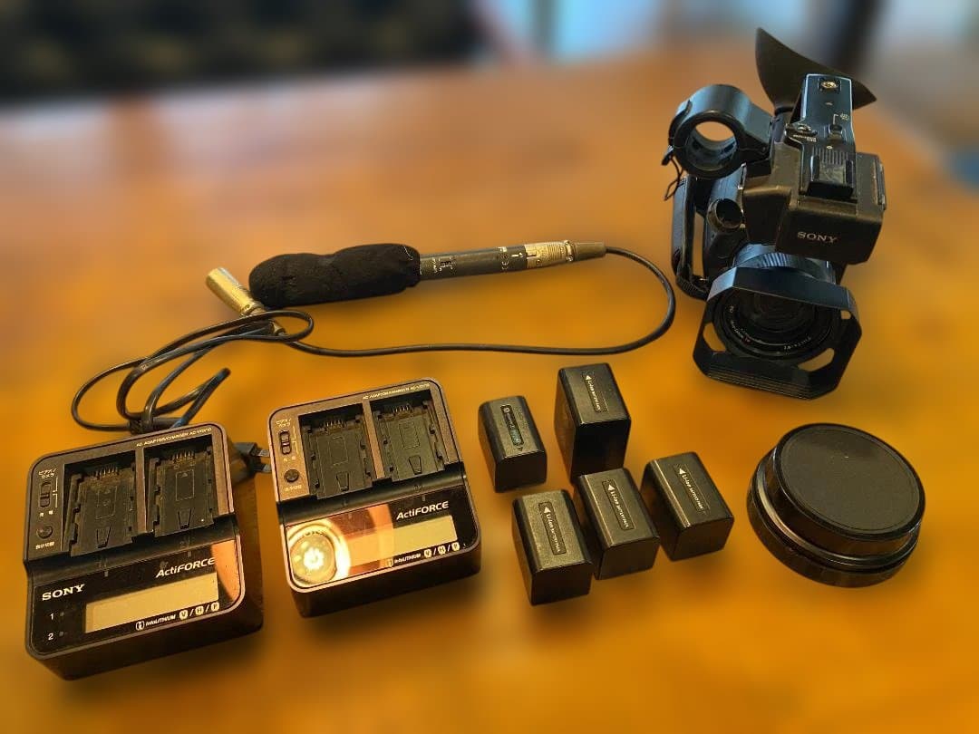 SONY PXW-X70 （４Kアップデート済み、ワイコン付き）