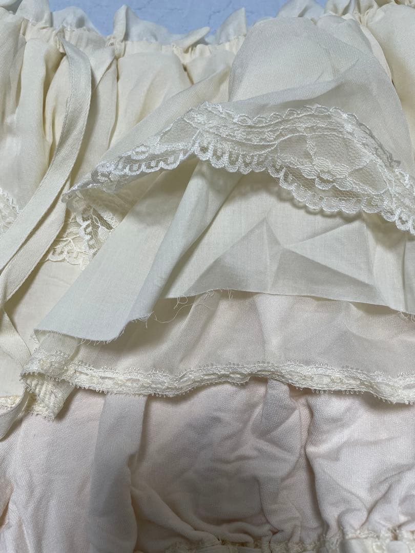 glowny アイボリー フリルショートパンツ