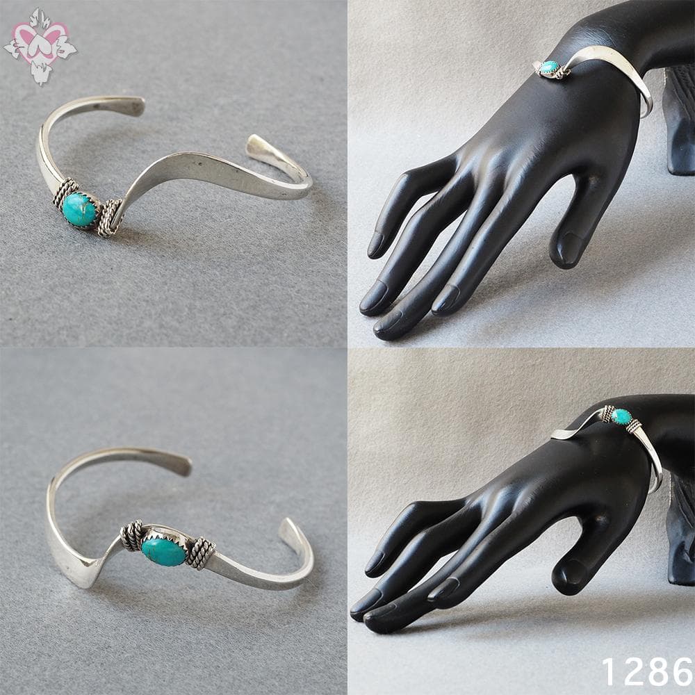 美品 ターコイズ インディアンジュエリー 純銀製 シルバー 刻印 BT バングル