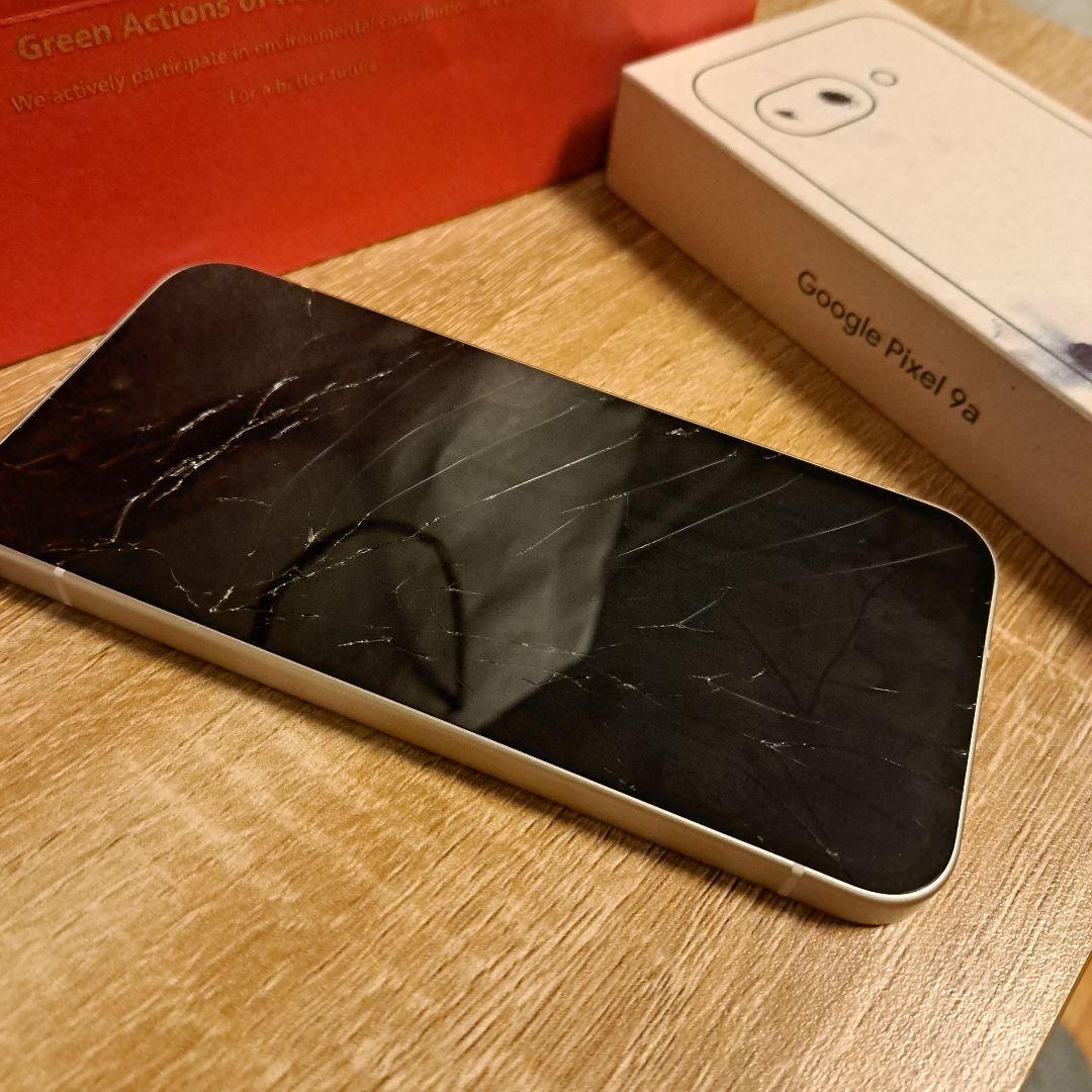 専用 Google Pixel 9a. ※購入翌日に落下でヒビ【動作可能美品】