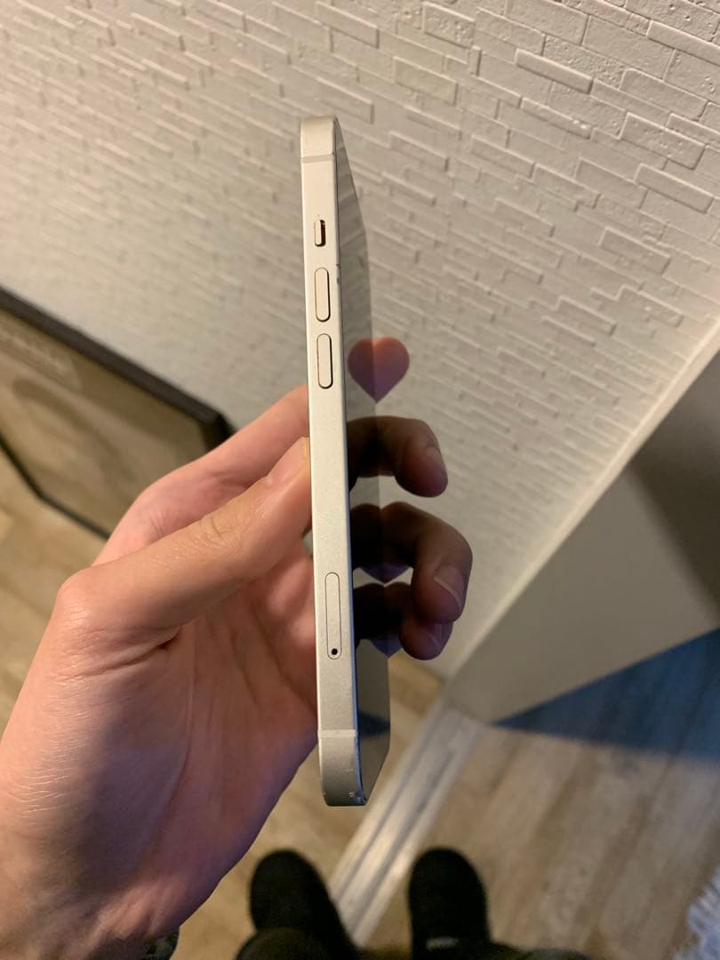 Iphine13 MagSafeのみ充電可能