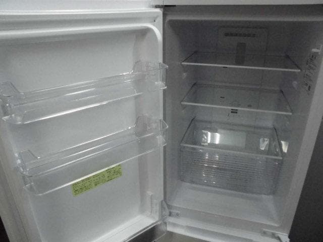 シャープ　ノンフロン冷凍冷蔵庫　SJ-D18GJ-W　2021年製　☆A5