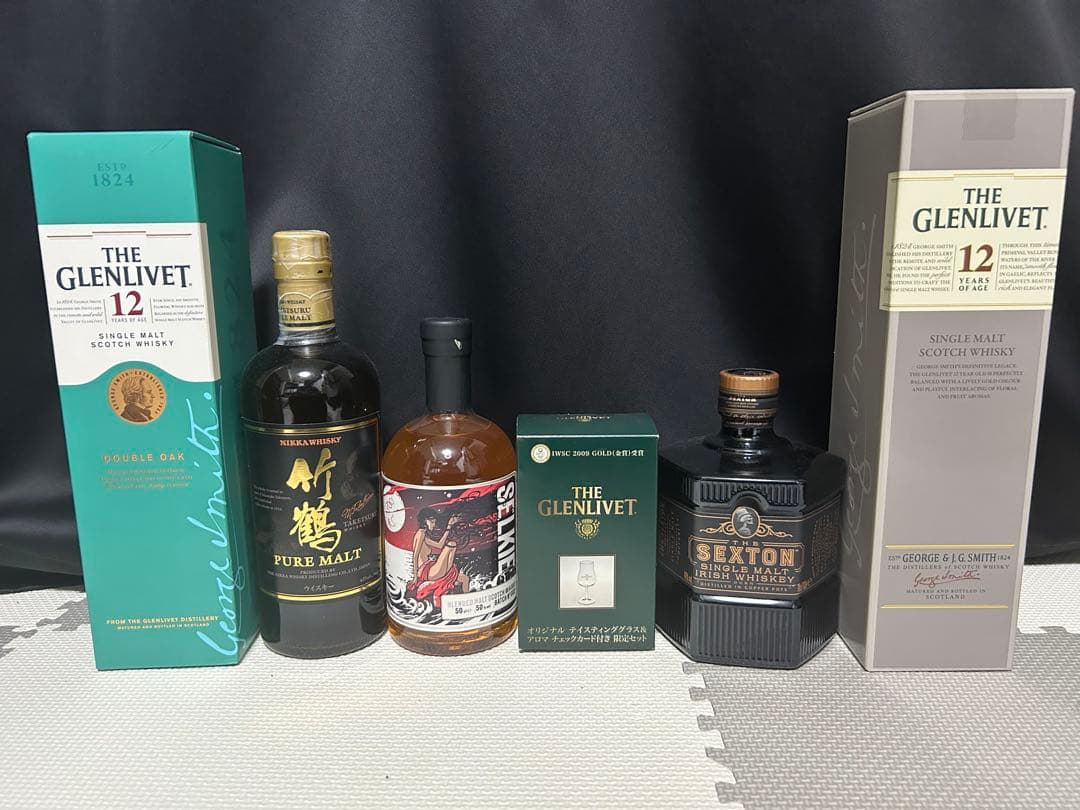 ウイスキーとテイスティンググラス