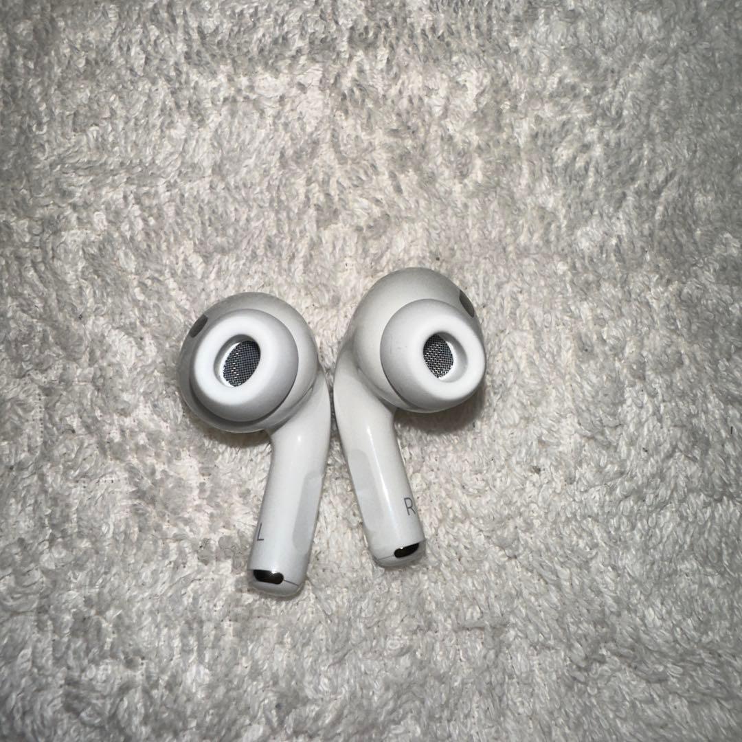ほぼ新品 AirPodsPro第2世代 イヤホンのみ※ 充電ケース×