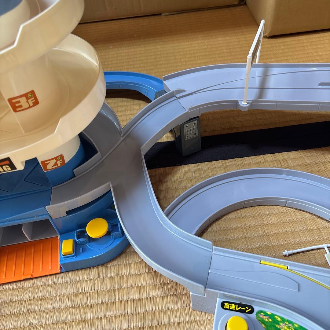 スーパーオートトミカビル、トミカ峠やまみちドライブ、高速道路にぎやかドライブ3点