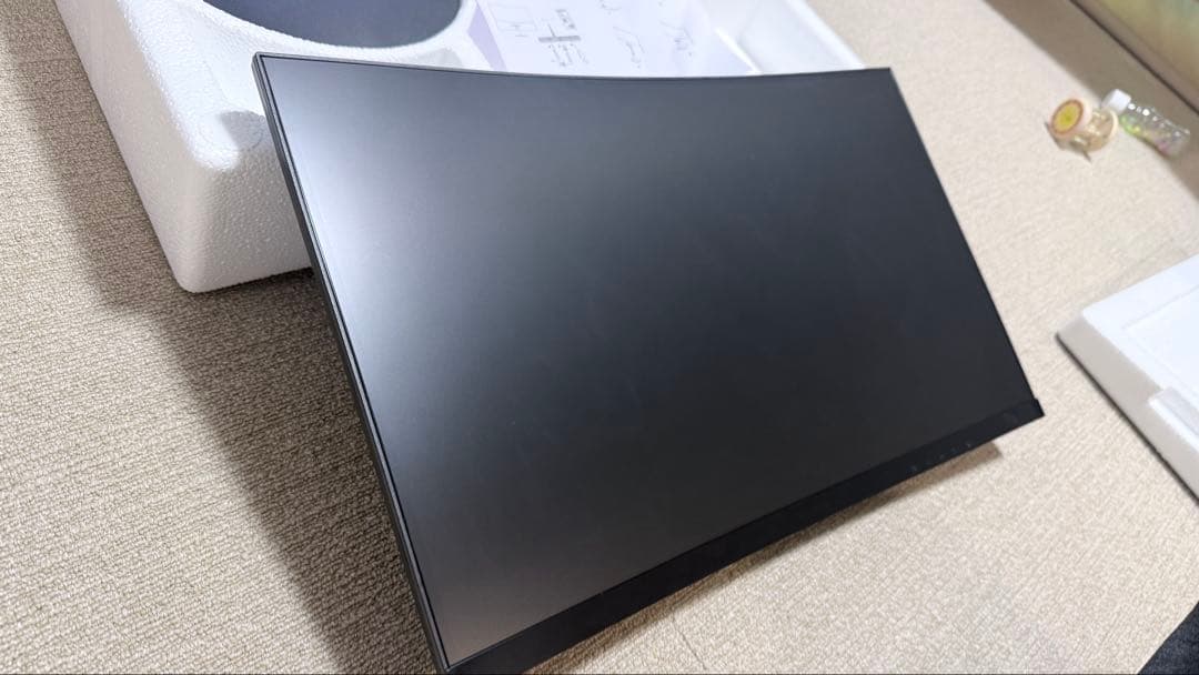 KOORUI 24インチ FHD 1080p 湾曲モニター ゲーミング