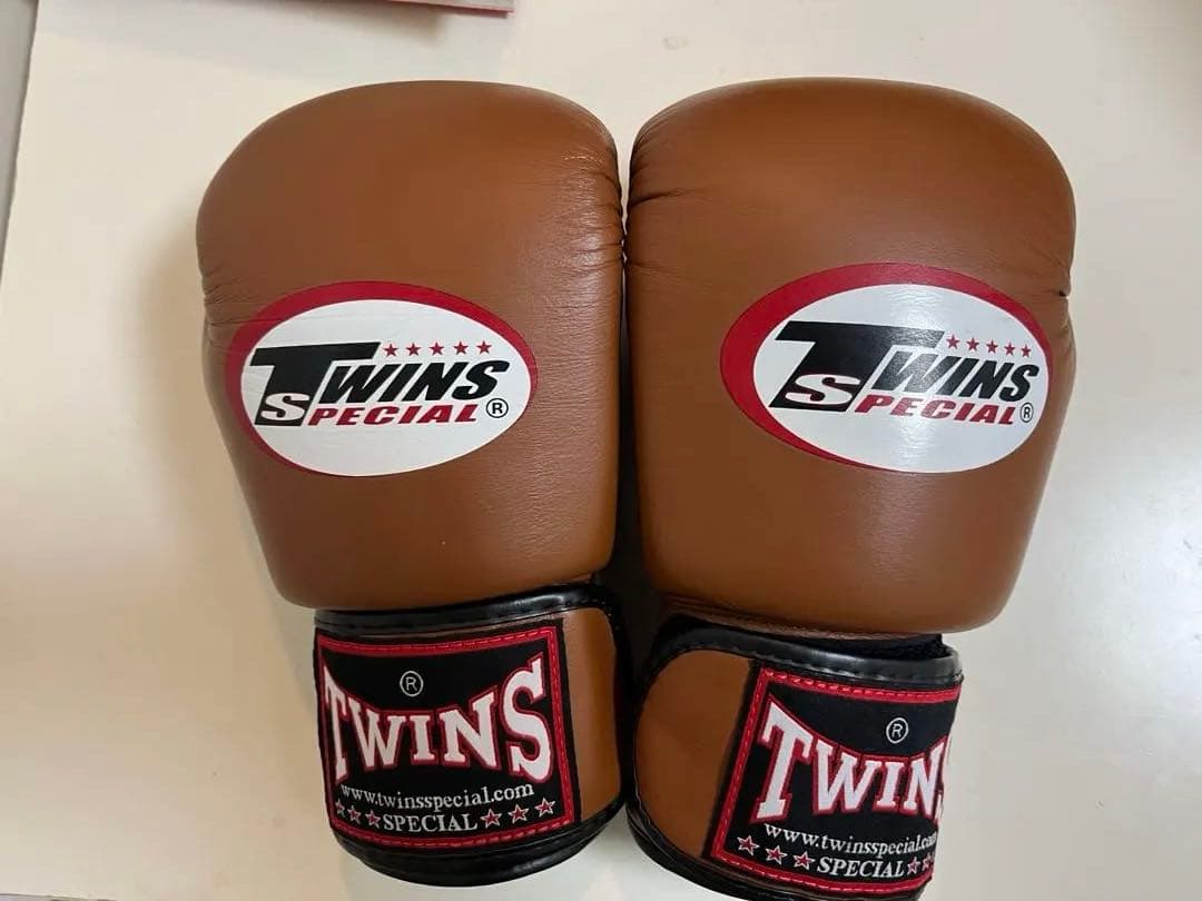TWINS SPECIAL ボクシンググローブ 8oz ブラウン　2回使用品
