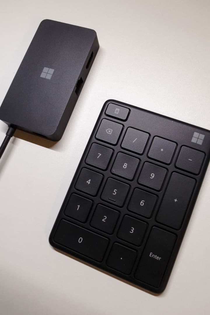 【美品】SurfacePro8+純正アクセサリセット
