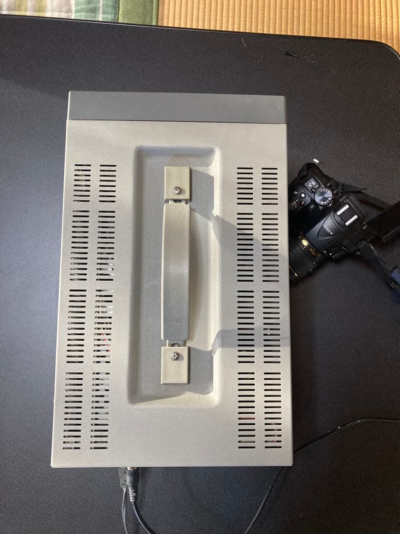 SONY Trinitron 業務用9インチモニター。　PVM-9040