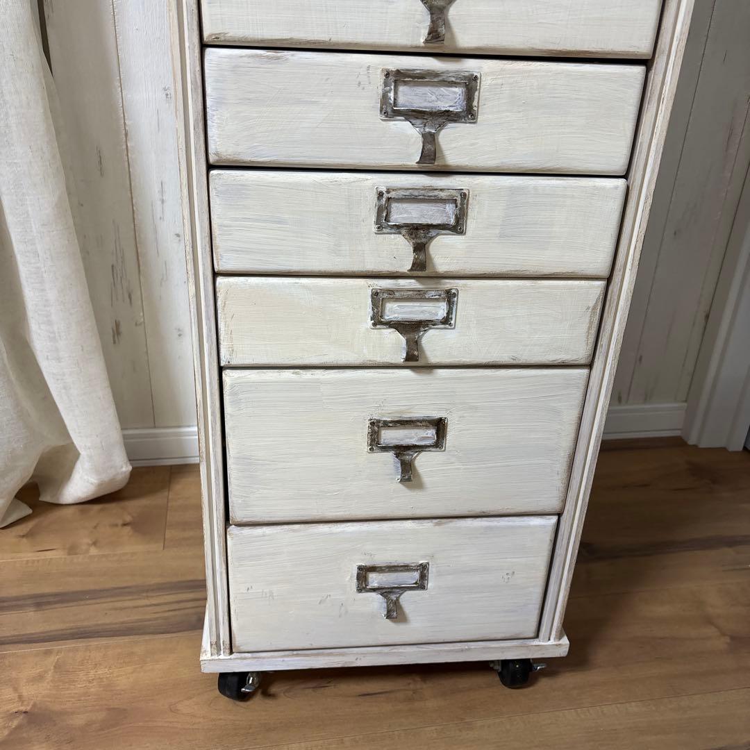 木製ホワイト多段チェスト キャスター付き　古物アンティーク風　フレンチシャビー