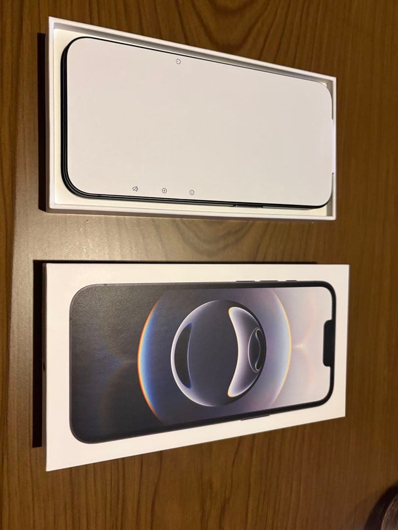 ほぼ新品Apple iPhone 16e 128GB ブラック 本体