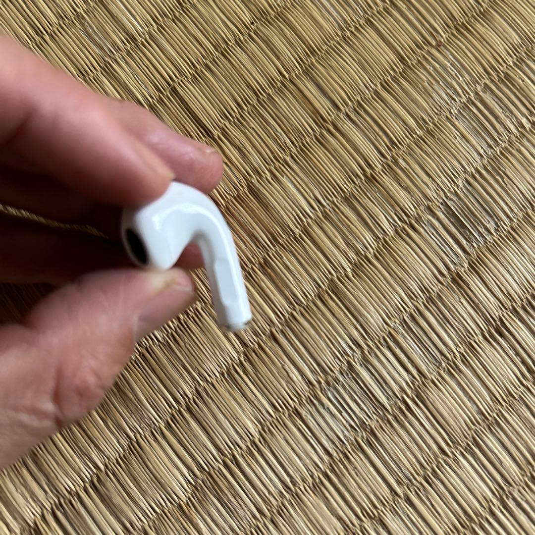 AirPods本体 ホワイト