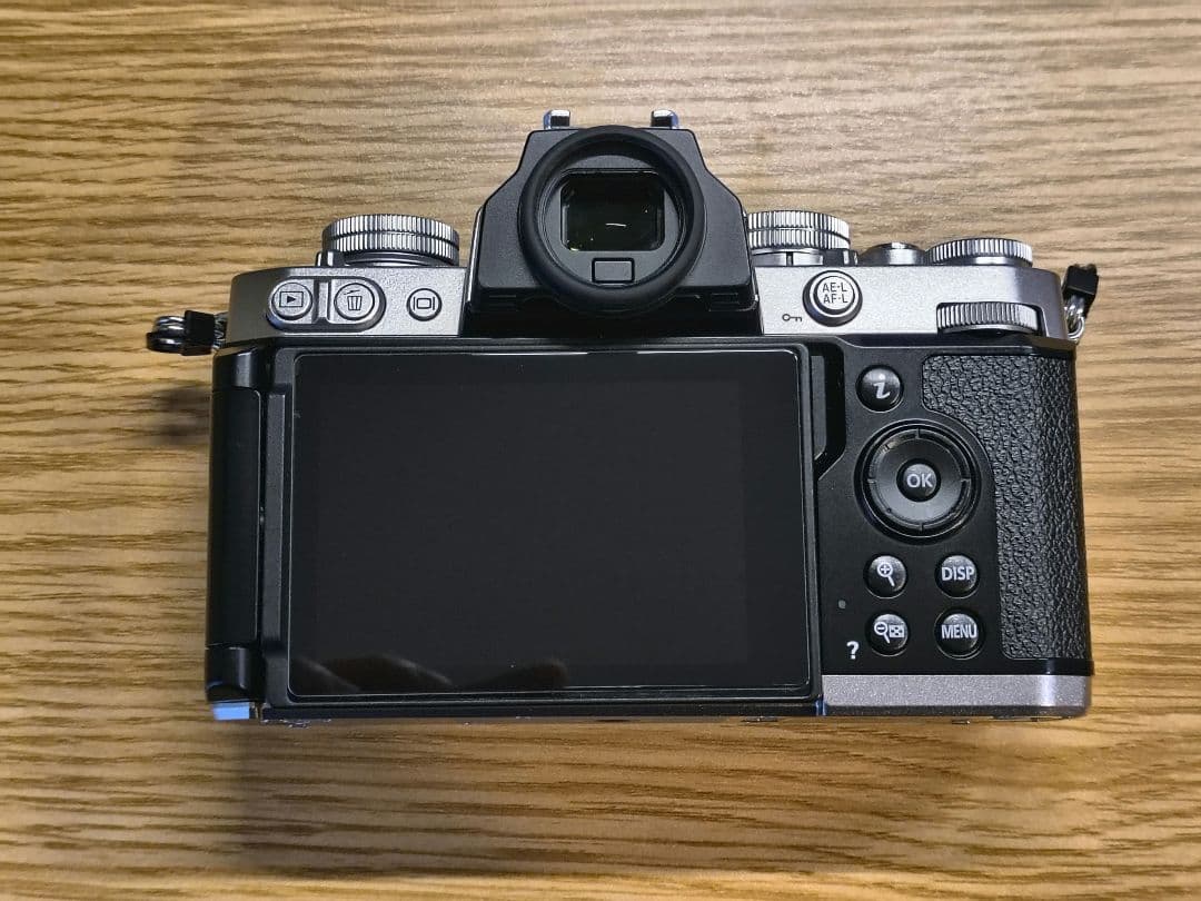 Nikon zfc　本体　美品　ショット数約4900