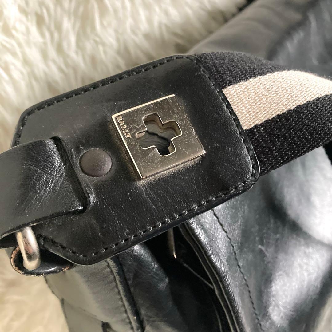 ＊k＊ BALLY バリー ショルダーバッグ メッセンジャーバック　レザー