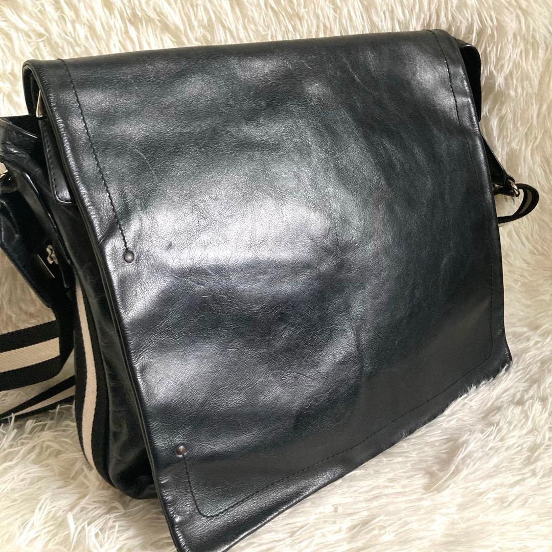 ＊k＊ BALLY バリー ショルダーバッグ メッセンジャーバック　レザー