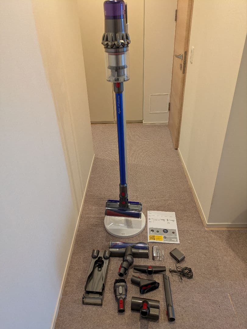 ジャンクDyson スティッククリーナーv11本体 スタンドアタッチメント6種類