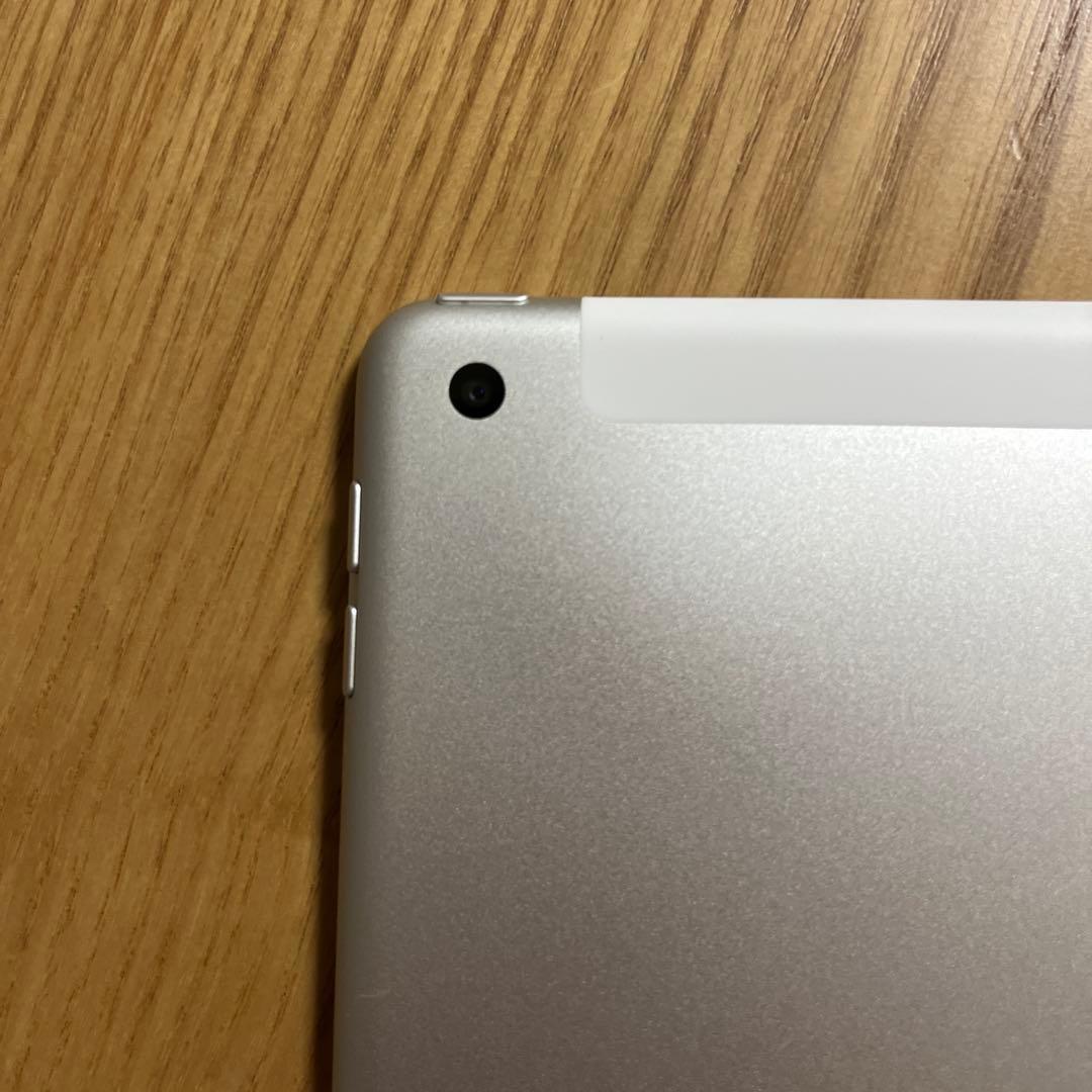Apple iPad 第8世代　シルバー 本体