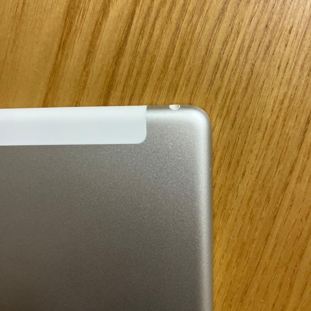 Apple iPad 第8世代　シルバー 本体