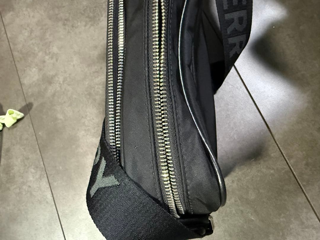 バーバリー　バッグ　ショルダー　BURBERRY